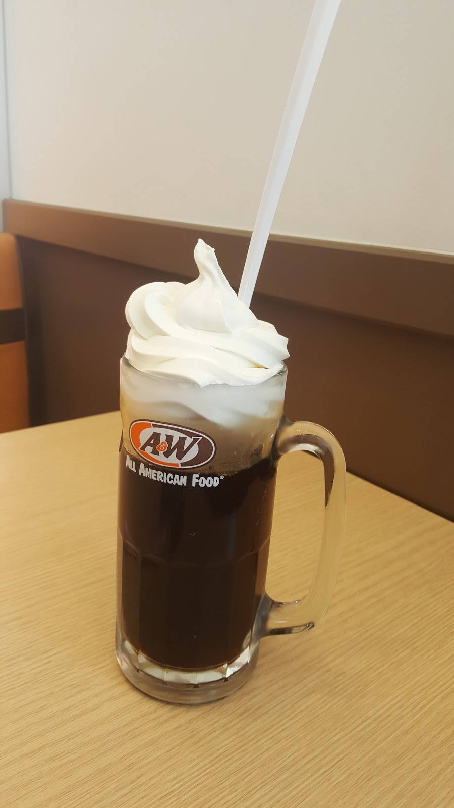 A&W Restaurant | restaurant | 13520 Northwestern Ave, Franksville, WI 53126, USA | 2628350089 OR +1 262-835-0089