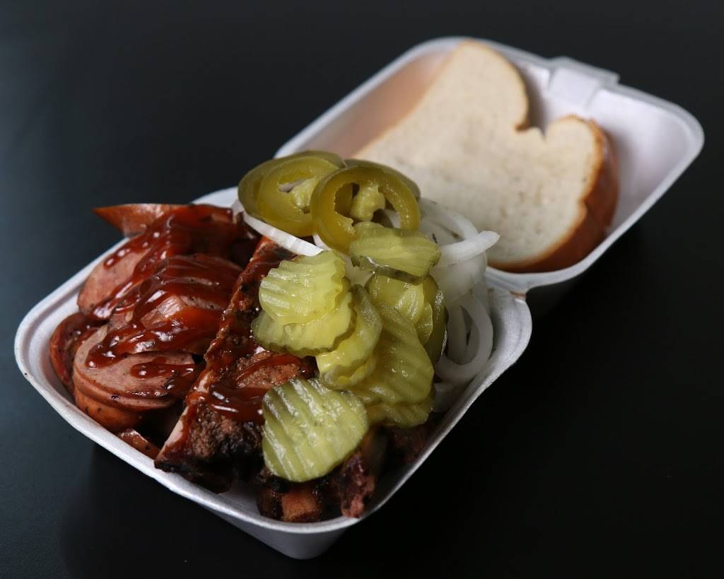 MADMAX BBQ Mobile Food Truck | restaurant | 3723 b W Orem Dr, Houston, TX 77045, USA | 2816161664 OR +1 281-616-1664