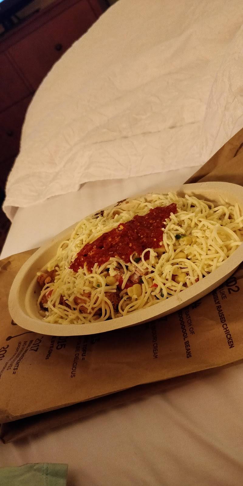 Chipotle Mexican Grill | restaurant | 1 W High St Ste 101, Oxford, OH 45056, USA | 5135236563 OR +1 513-523-6563