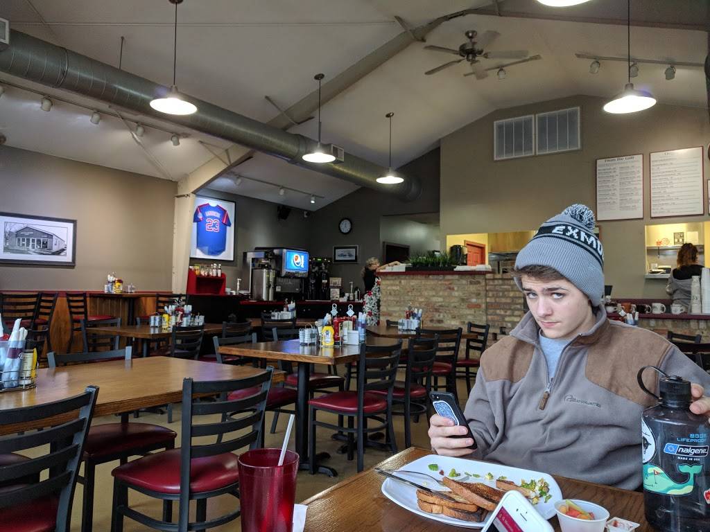 Graffiti Grill | restaurant | 715 Rockland Rd, Lake Bluff, IL 60044, USA | 8472347455 OR +1 847-234-7455