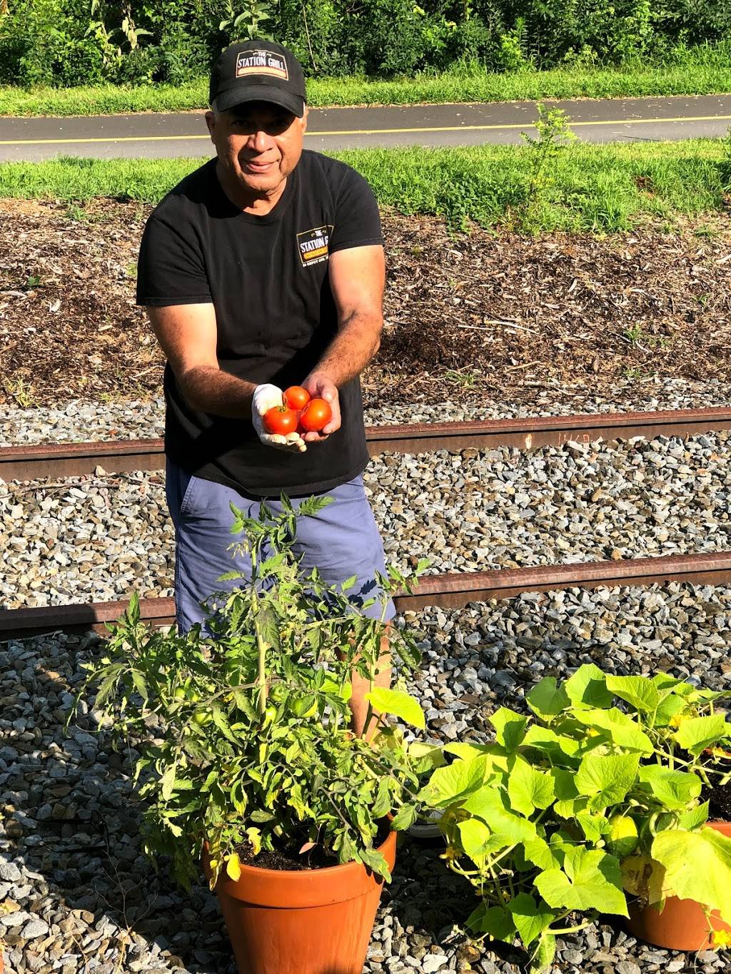 The Station Grill | restaurant | 59 Depot Ave, Falmouth, MA 02540, USA | 5082218622 OR +1 508-221-8622