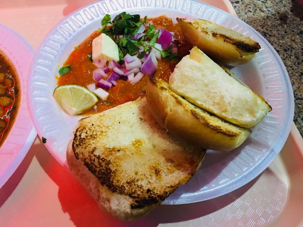 Chat Hut | restaurant | 7106 Airport Rd, Mississauga, ON L4T 2G8, Canada | 9056722428 OR +1 905-672-2428