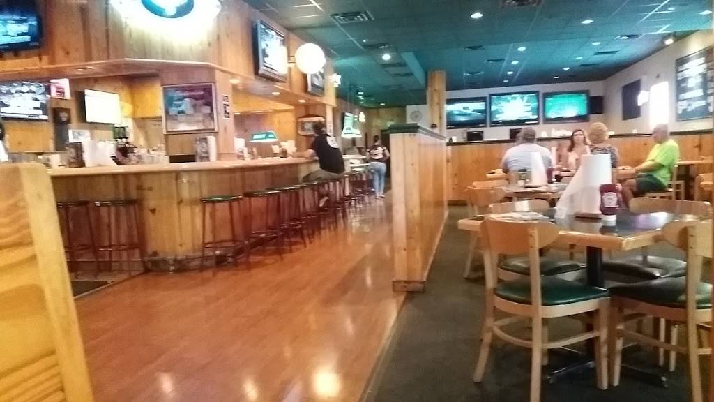 Gators Dockside | restaurant | 601 Cagan Park Ave, Clermont, FL 34714, USA | 3525361174 OR +1 352-536-1174