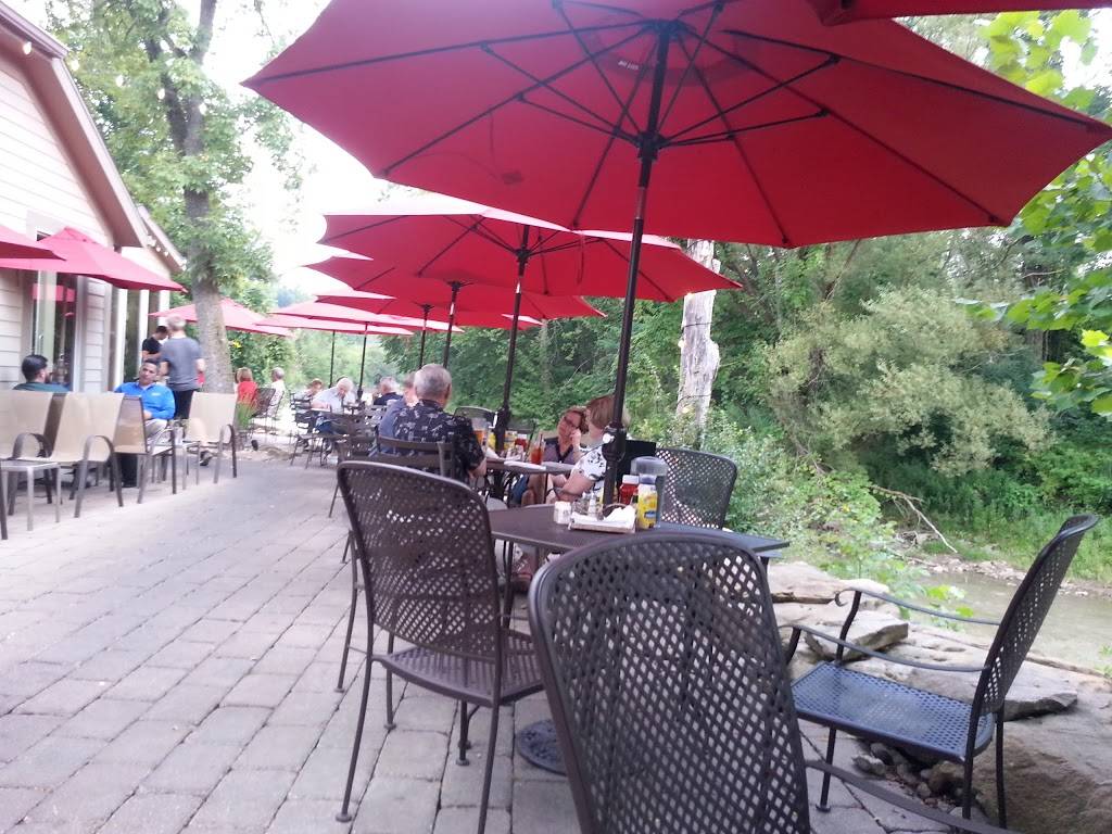 Tinkers Creek Road Tavern | restaurant | 14000 Tinkers Creek Rd, Walton Hills, OH 44146, USA | 2166423900 OR +1 216-642-3900