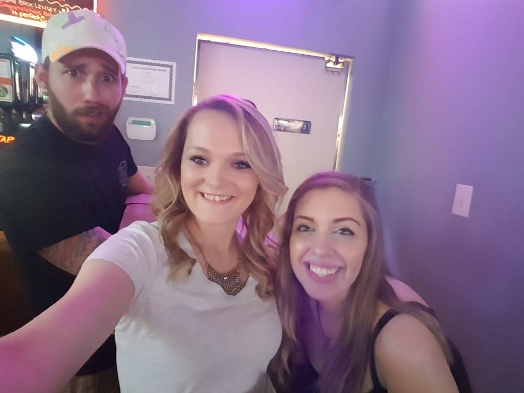 Schmolls 8 Ball | restaurant | 4545 Gravois Rd, High Ridge, MO 63049, USA | 6363768118 OR +1 636-376-8118