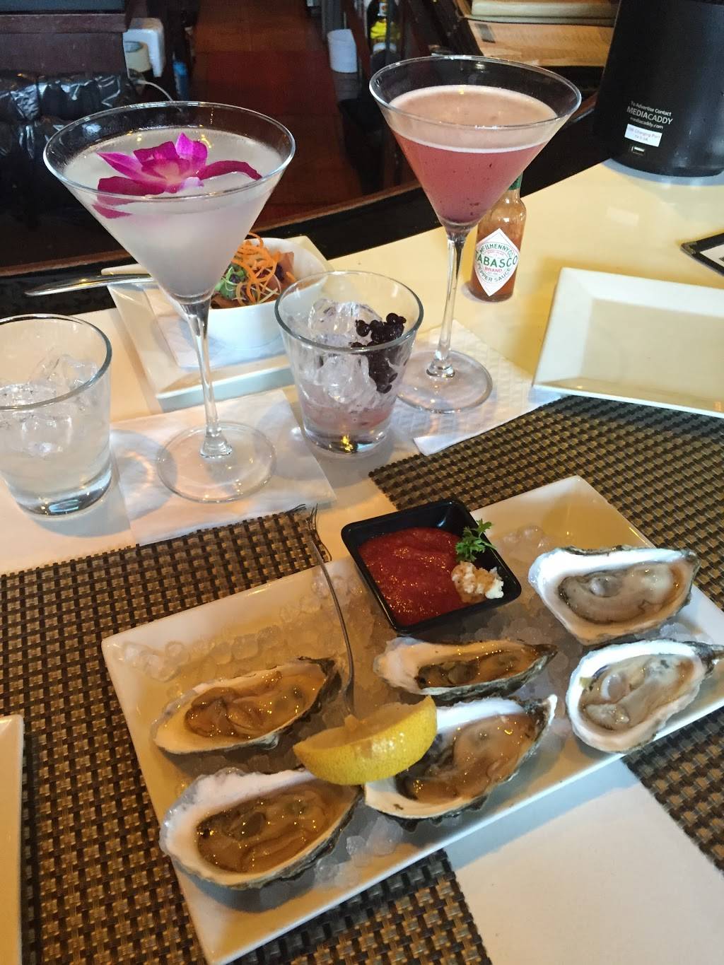 emBargo | night club | 453 Main St, Hyannis, MA 02601, USA | 5087719700 OR +1 508-771-9700