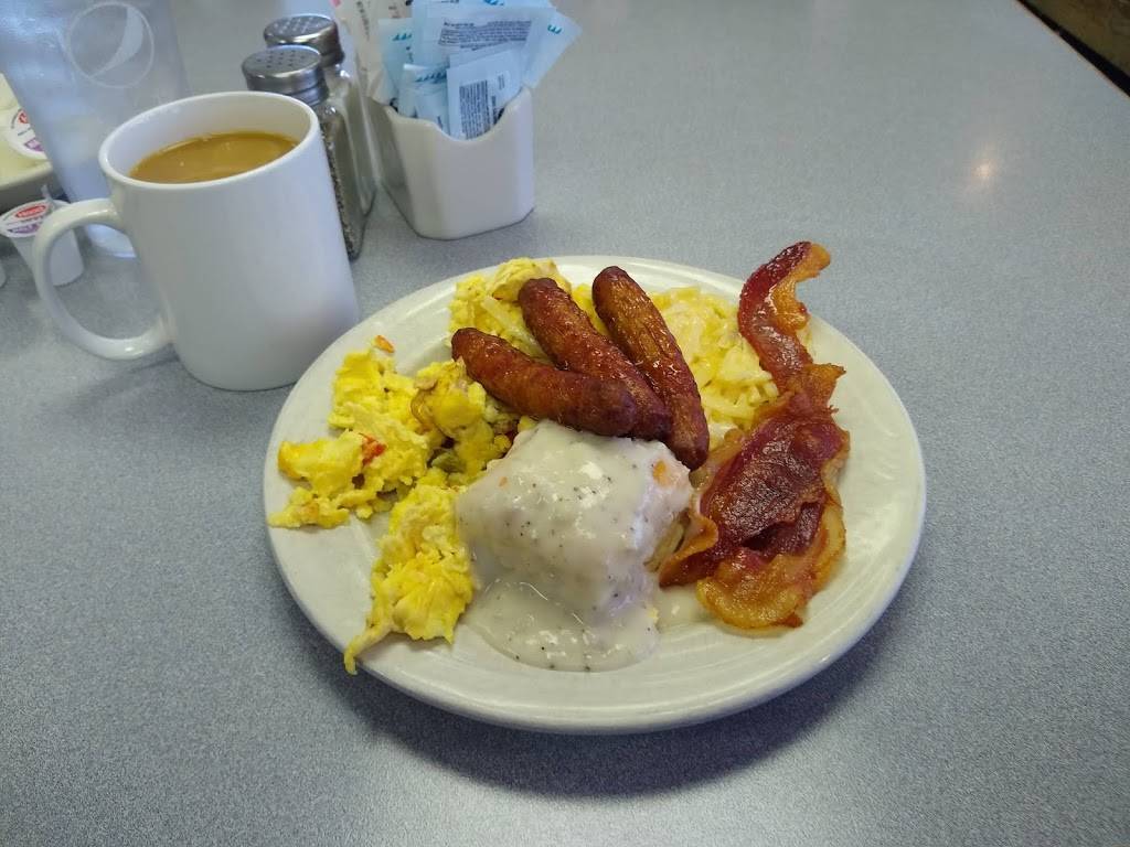 Tammys Billard Airport Café | restaurant | 3600 NE Sardou Ave # 4, Topeka, KS 66616, USA | 7852323669 OR +1 785-232-3669