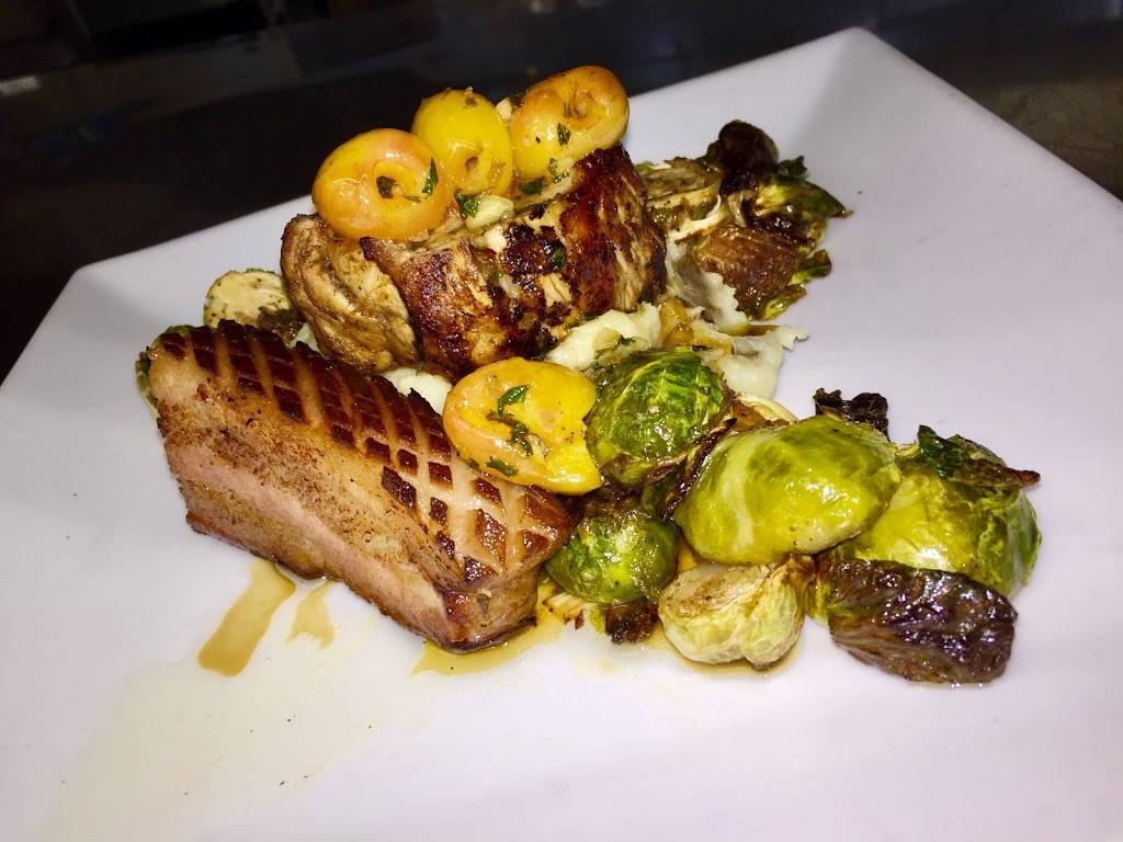 Johnnys Italian Steakhouse | restaurant | 6800 Fleur Dr, Des Moines, IA 50321, USA | 5152870847 OR +1 515-287-0847