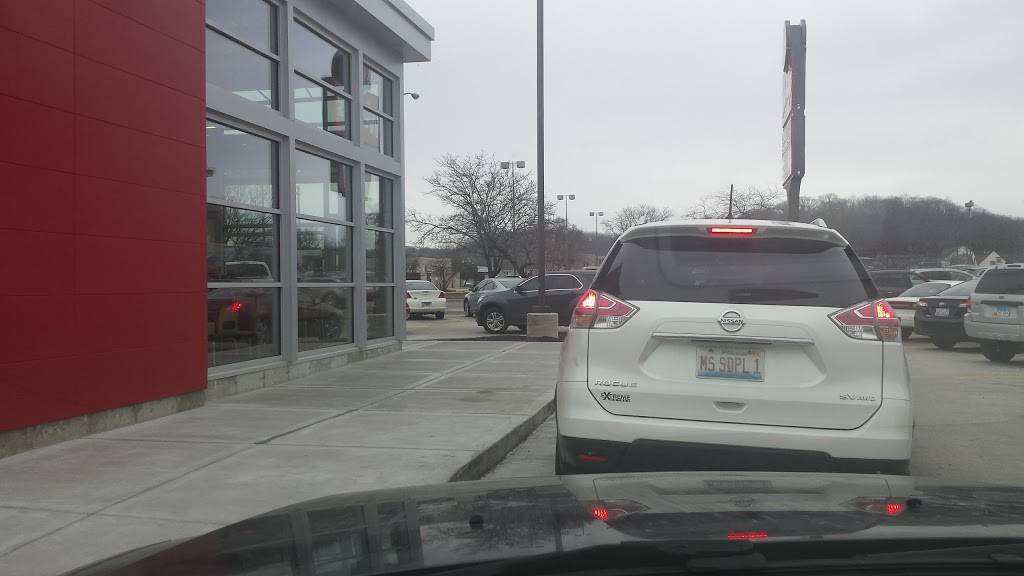 Wendys | restaurant | 200 S Main St, East Peoria, IL 61611, USA | 3096431180 OR +1 309-643-1180