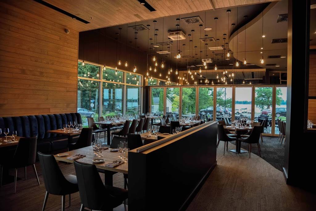 Le Greg Bistro & Bar | restaurant | 325 Avenue de Venise O, Venise-en-Québec, QC J0J 2K0, Canada | 4503901538 OR +1 450-390-1538