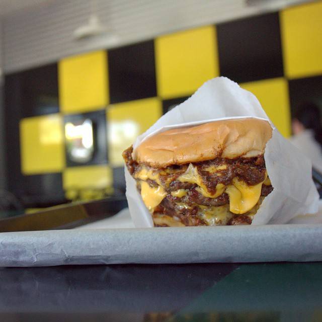 Willies Burgers | restaurant | 110 K St, Sacramento, CA 95814, USA | 9165733897 OR +1 916-573-3897