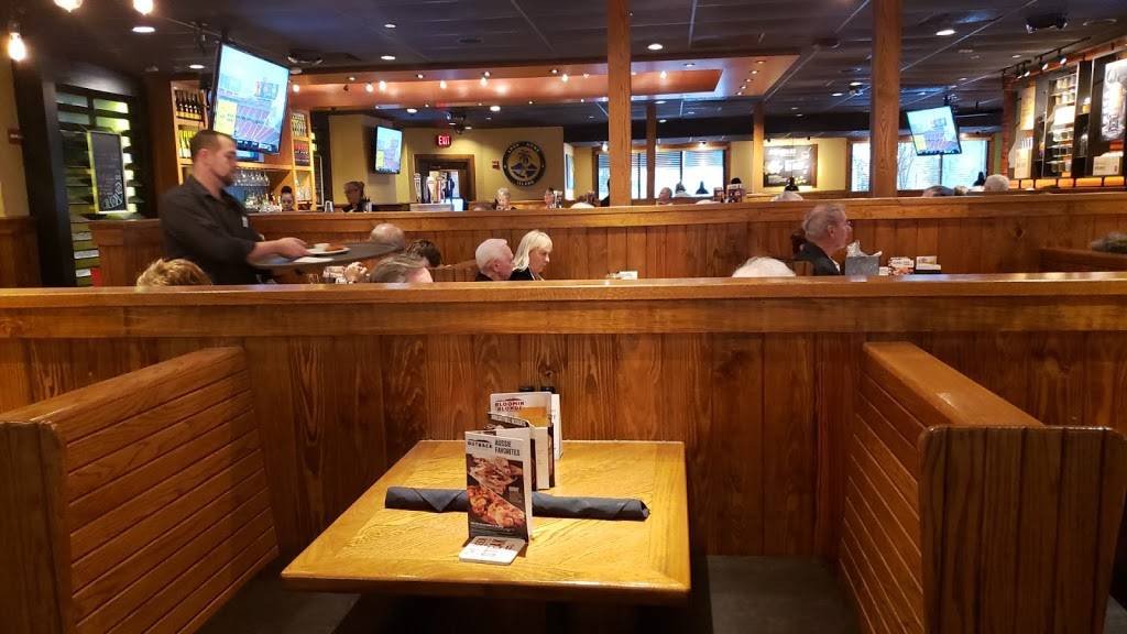 Outback Steakhouse | restaurant | 710 N US-441, The Villages, FL 32159, USA | 3524302590 OR +1 352-430-2590