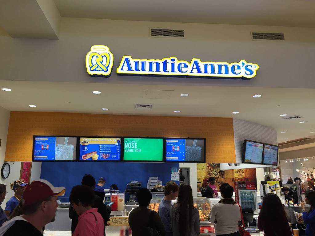 Auntie Annes | restaurant | 4400 Sharon Rd Suite G40, Charlotte, NC 28211, USA | 7043649933 OR +1 704-364-9933