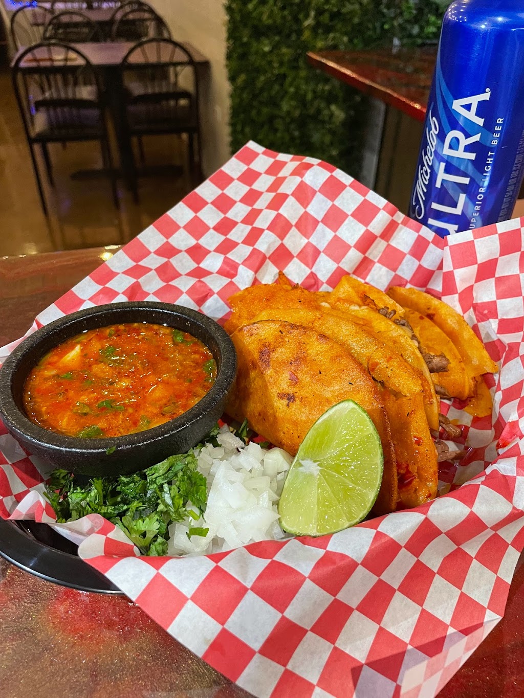 Tacos y Chelas | restaurant | 244 W Davis St, Dallas, TX 75208, USA | 2146132568 OR +1 214-613-2568