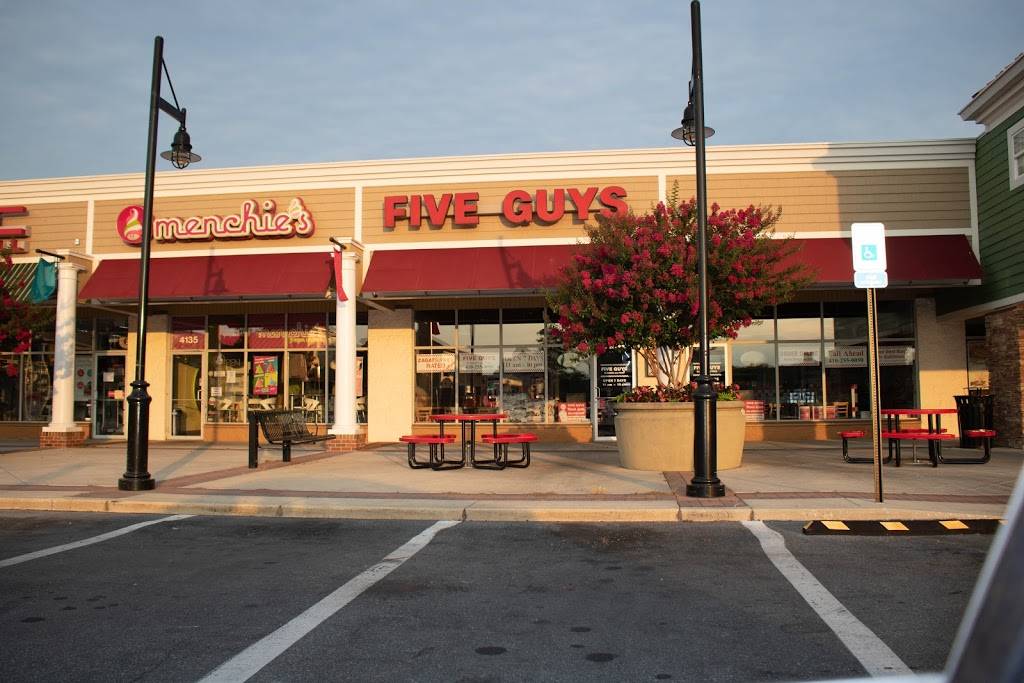 Five Guys | meal takeaway | 4131 Mountain Rd, Pasadena, MD 21122, USA | 4102550050 OR +1 410-255-0050