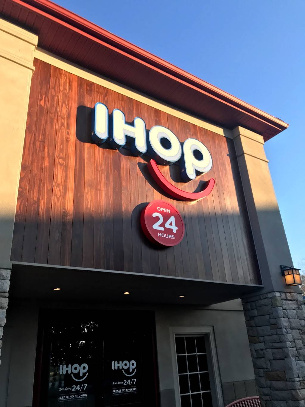 IHOP | bakery | 1474 Southlake Plaza Dr, Morrow, GA 30260, USA | 7709617112 OR +1 770-961-7112
