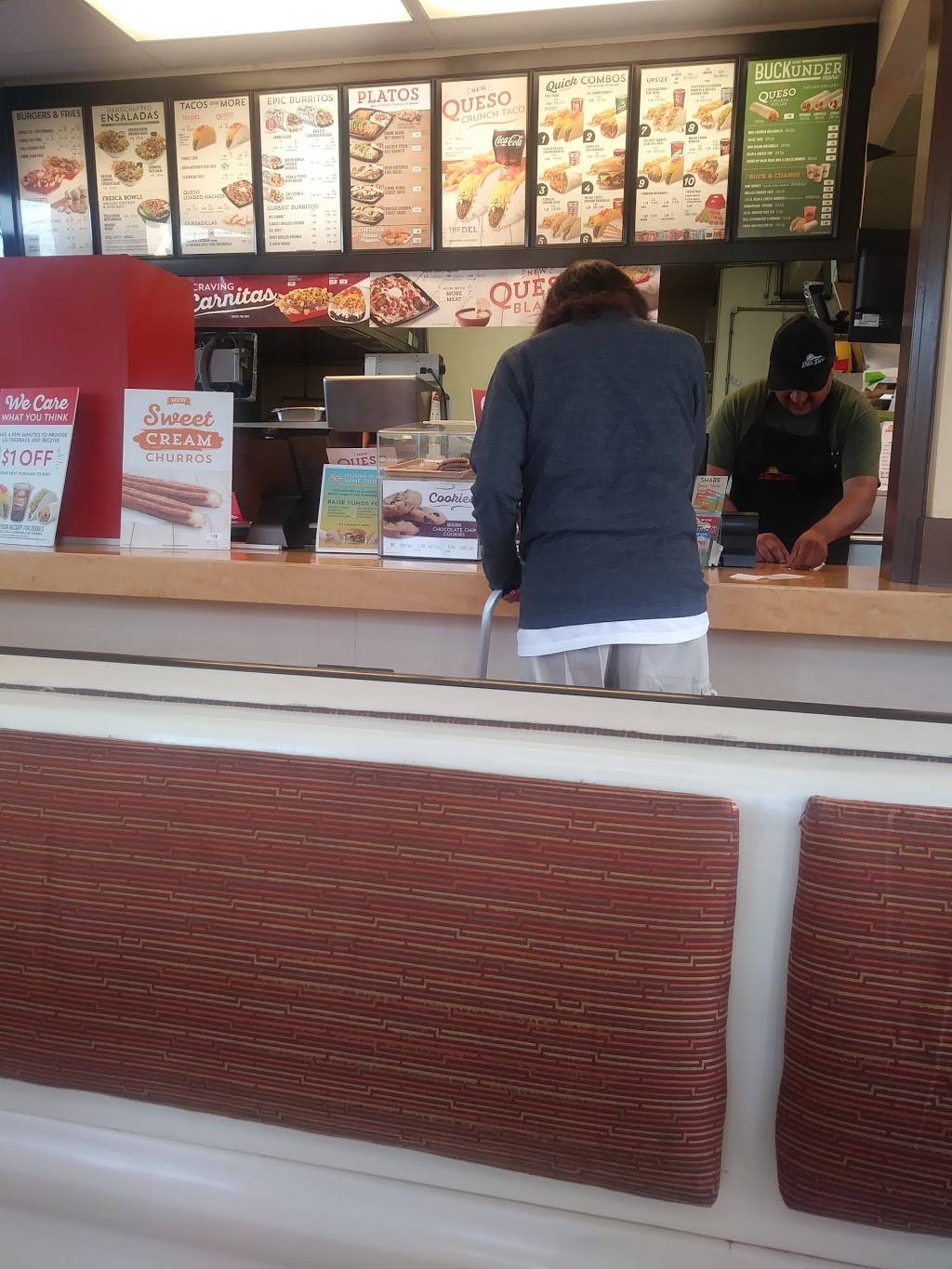 Del Taco | meal takeaway | 2320 E 4th St, Santa Ana, CA 92705, USA | 7148367365 OR +1 714-836-7365