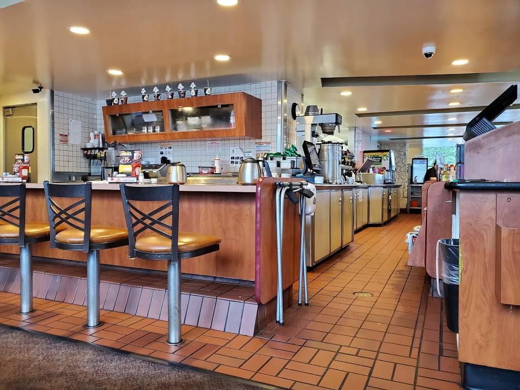 Dennys | restaurant | 3652 Glenwood Dr, Eugene, OR 97403, USA | 5413437258 OR +1 541-343-7258
