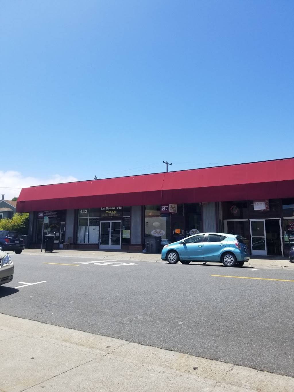 New Golden Wok | restaurant | 136 Hazelwood Dr, South San Francisco, CA 94080, USA | 6505886858 OR +1 650-588-6858