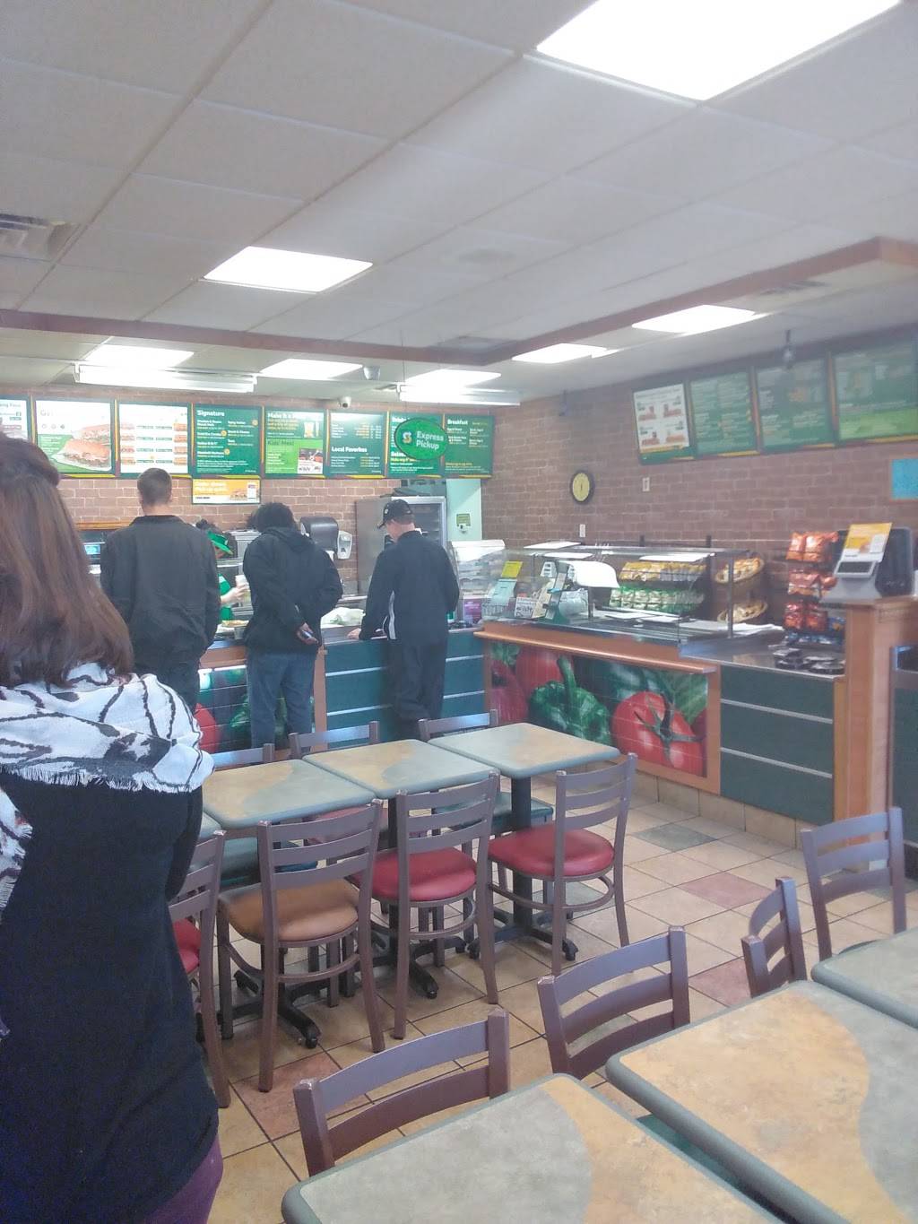 Subway | restaurant | 733 9th Ave, Huntington, WV 25701, USA | 3045223653 OR +1 304-522-3653