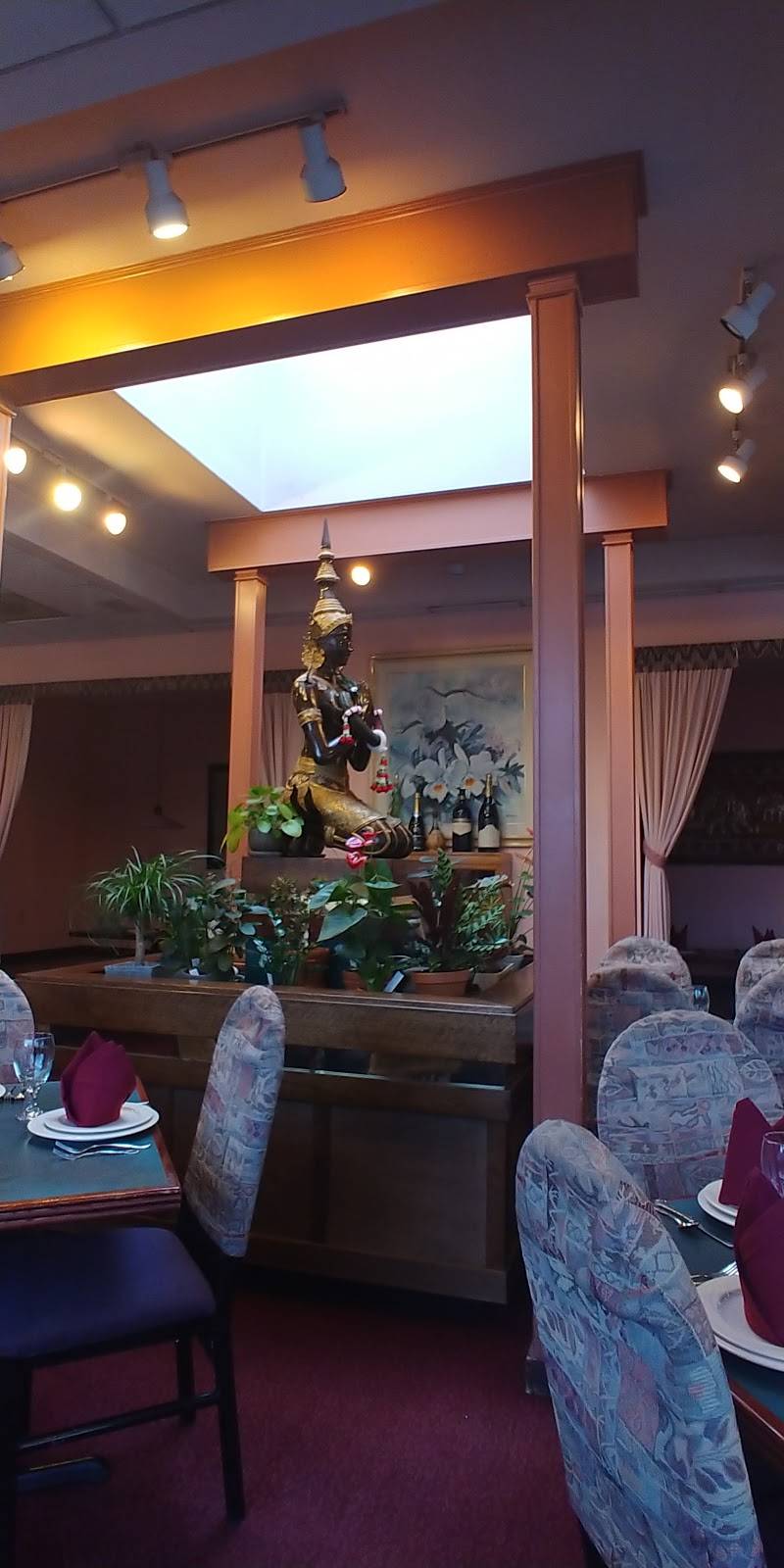 Marlai Thai Cuisine | restaurant | 3719 NE 45th St, Seattle, WA 98105, USA | 2065233200 OR +1 206-523-3200