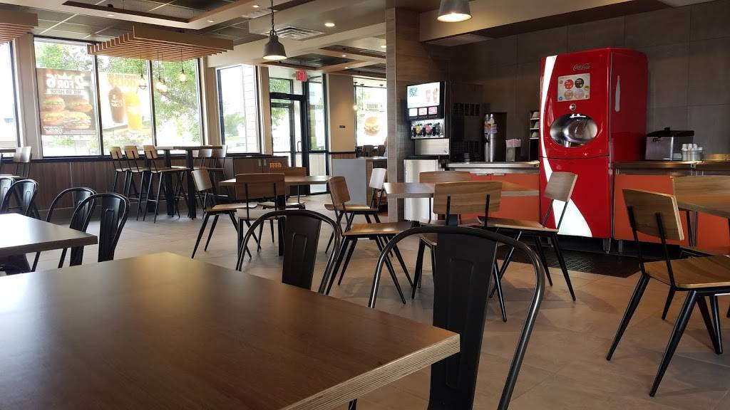 Burger King | restaurant | 7102 S 84th St, La Vista, NE 68128, USA | 4023312091 OR +1 402-331-2091