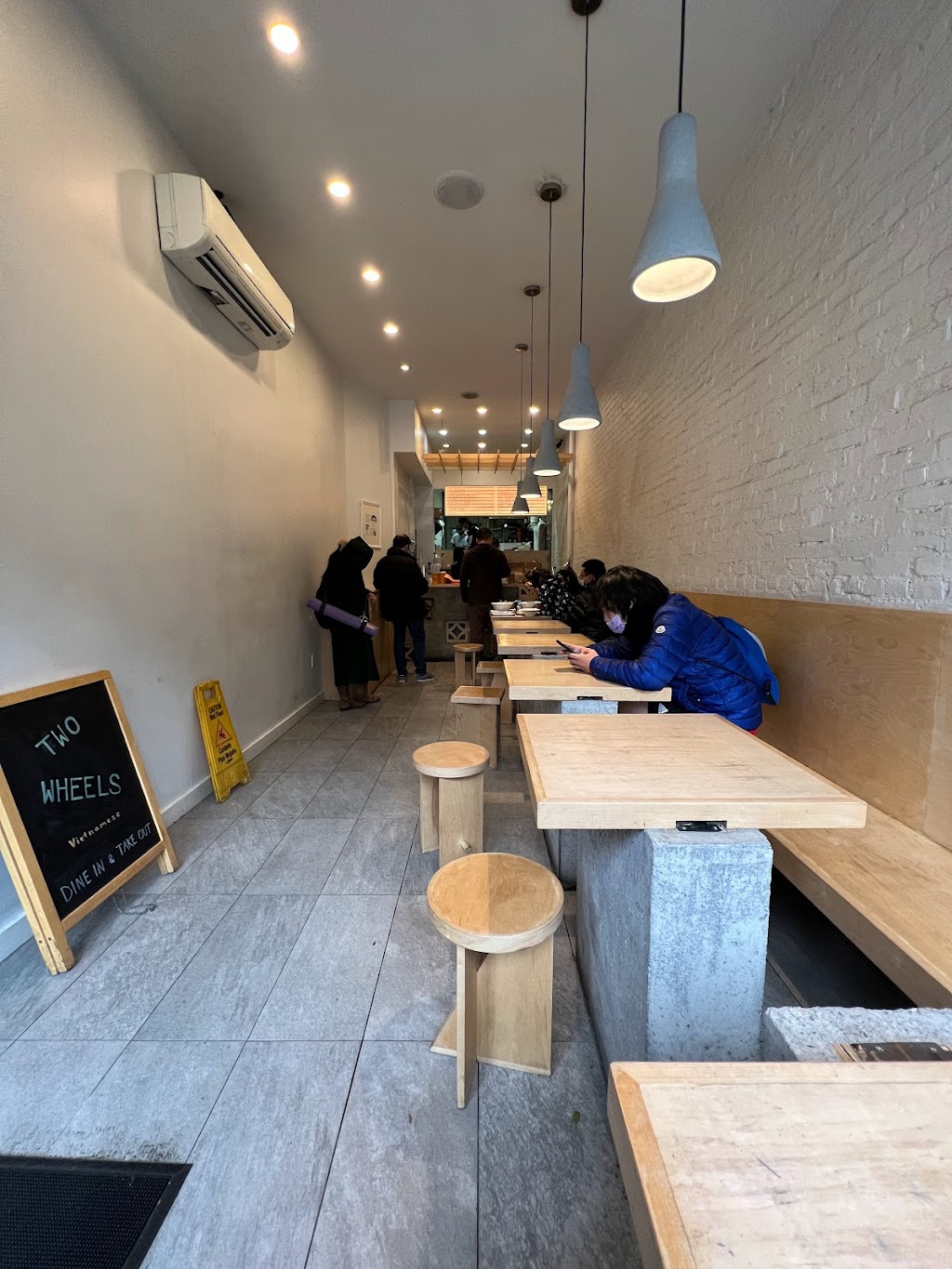 Two Wheels | restaurant | 426 Amsterdam Ave, New York, NY 10024, USA | 6464298661 OR +1 646-429-8661