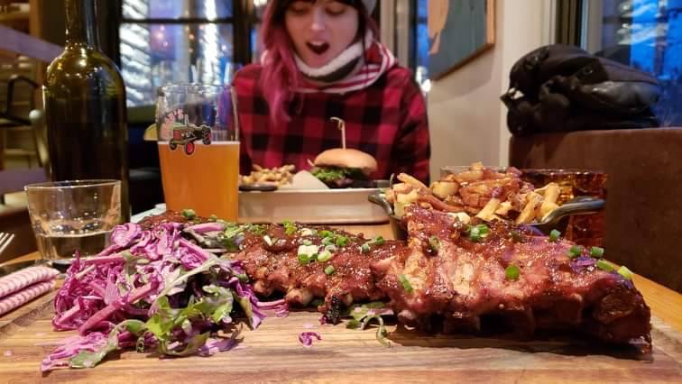 Restaurant Les Têtes de Cochon | restaurant | 15 Rue Maurice Aveline, Sainte-Adèle, QC J8B 2M8, Canada | 4507454047 OR +1 450-745-4047