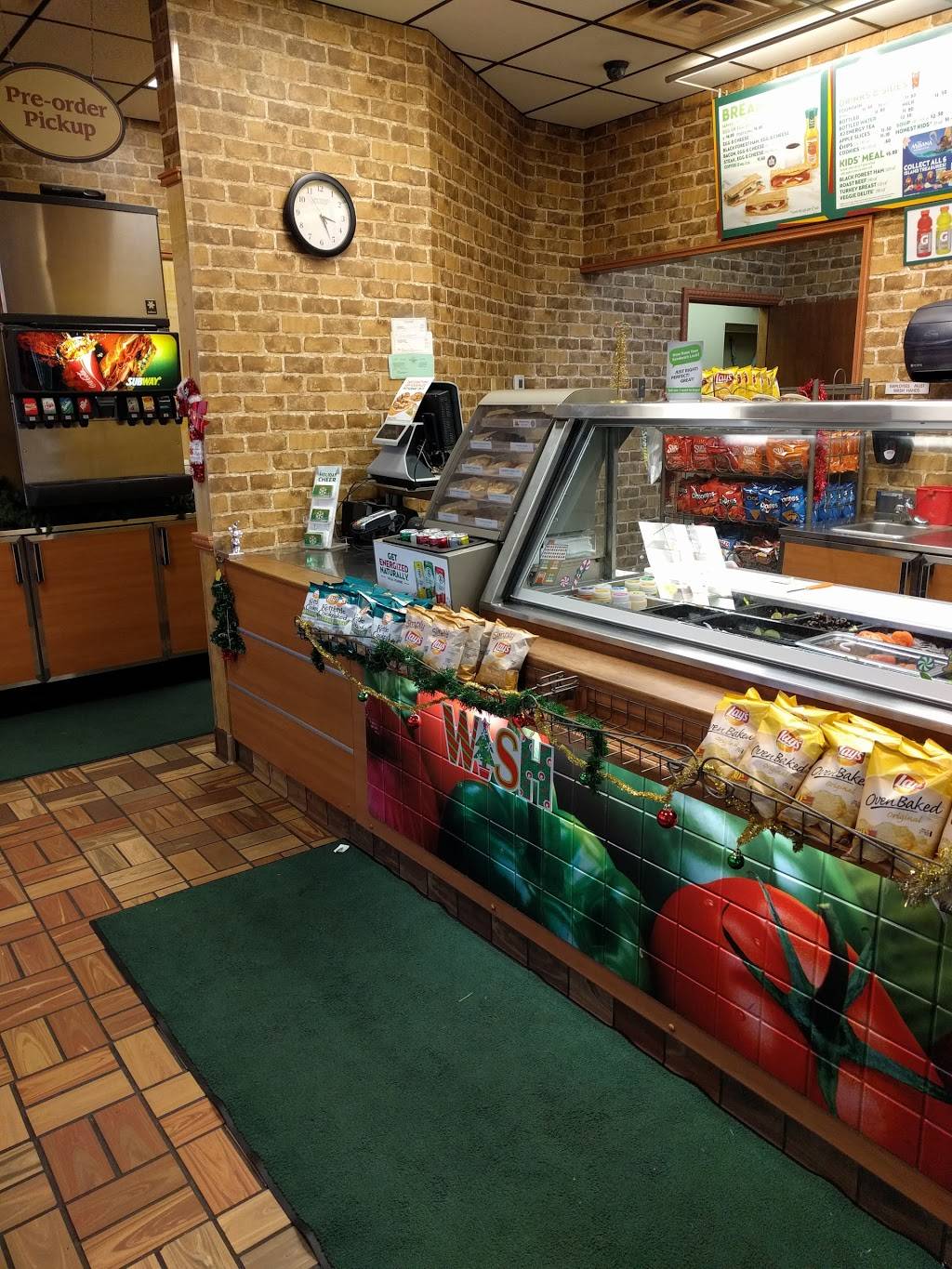 Subway | restaurant | 2004 S M 139, Benton Harbor, MI 49022, USA | 2699273030 OR +1 269-927-3030