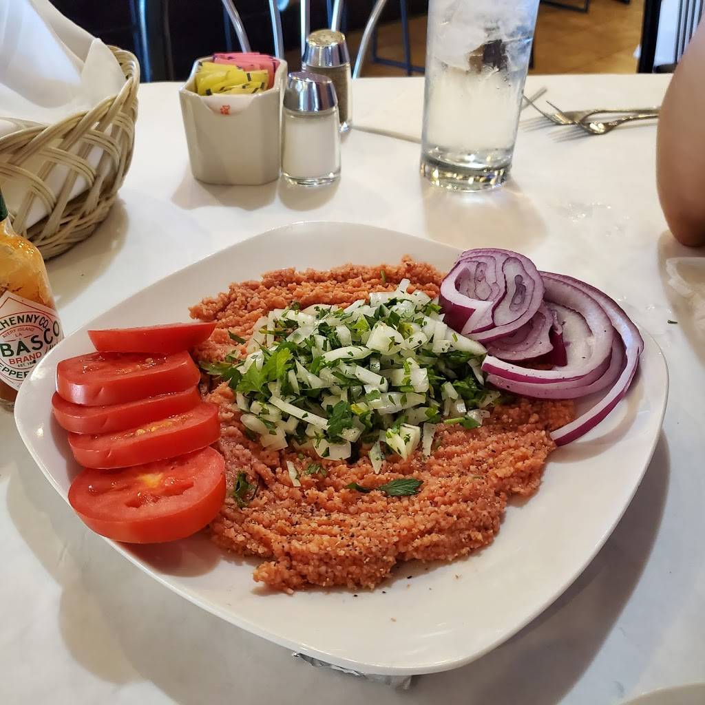 Georges Bar & Grill | restaurant | 6680 N Blackstone Ave, Fresno, CA 93710, USA | 5594361654 OR +1 559-436-1654