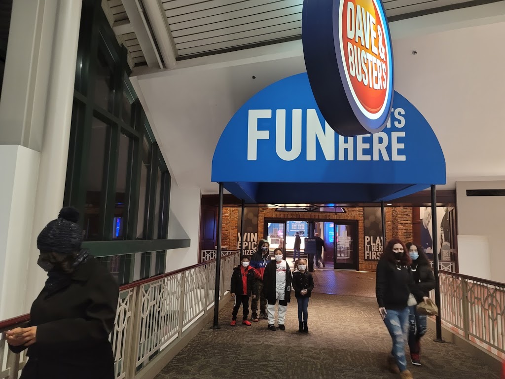 Dave & Busters | restaurant | 40 Providence Pl, Providence, RI 02903, USA | 4012704555 OR +1 401-270-4555