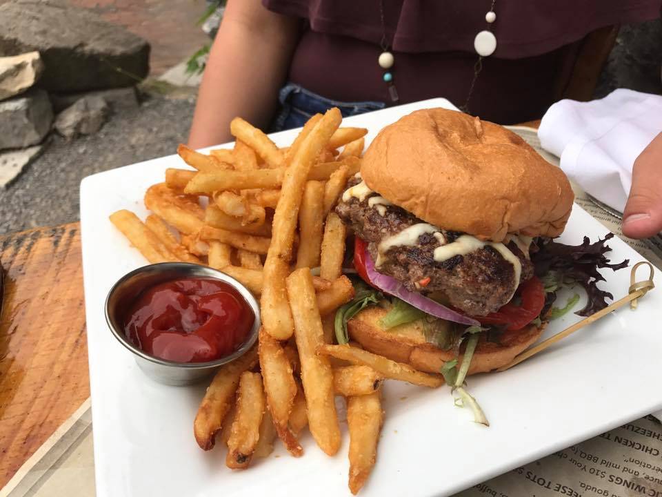 Father Johns | restaurant | 301 W Butler St, Bryan, OH 43506, USA | 4196331313 OR +1 419-633-1313