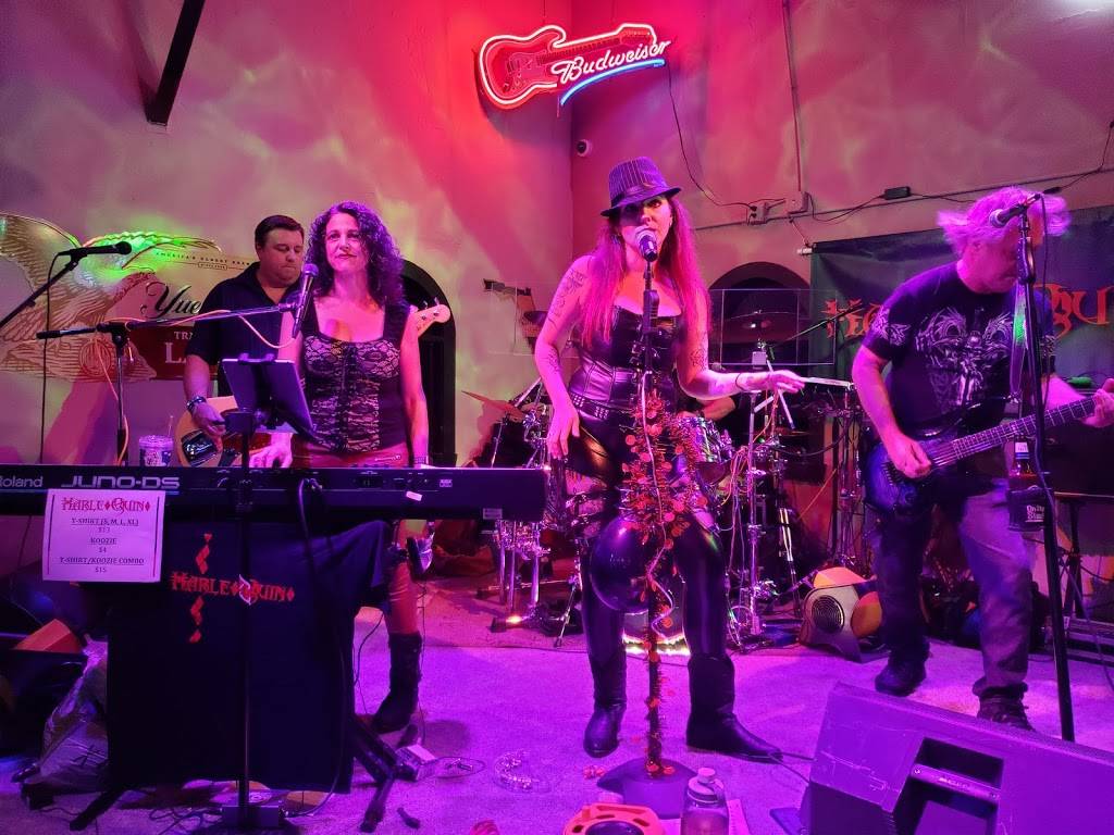 Mad Hippo Saloon | restaurant | 2948 Vineland Rd, Kissimmee, FL 34746, USA | 4074796881 OR +1 407-479-6881