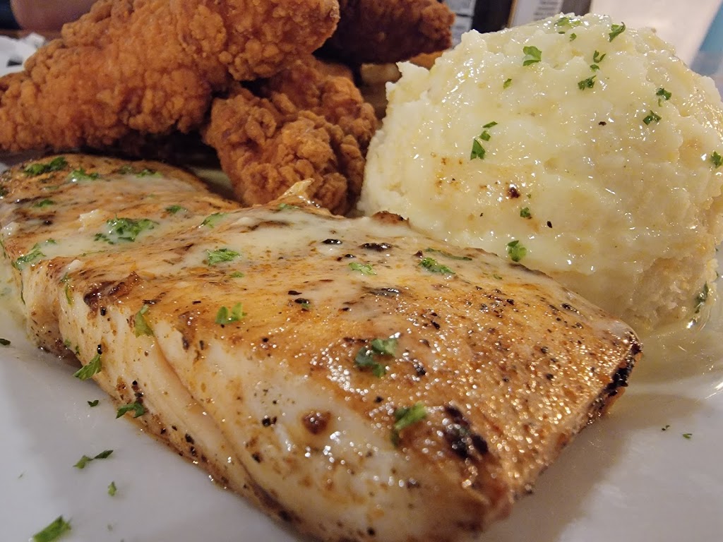 The Oar House and Oyster Bar | restaurant | 621 Marina Village Blvd, Freeport, FL 32439, USA | 8508802106 OR +1 850-880-2106