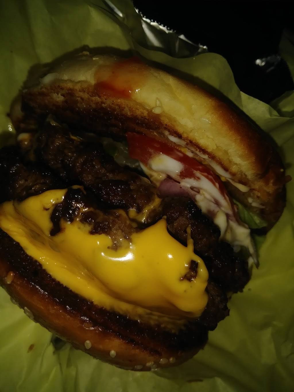 Bobbys Fast Food | restaurant | 8434 Tidwell Rd, Houston, TX 77028, USA | 3468671114 OR +1 346-867-1114