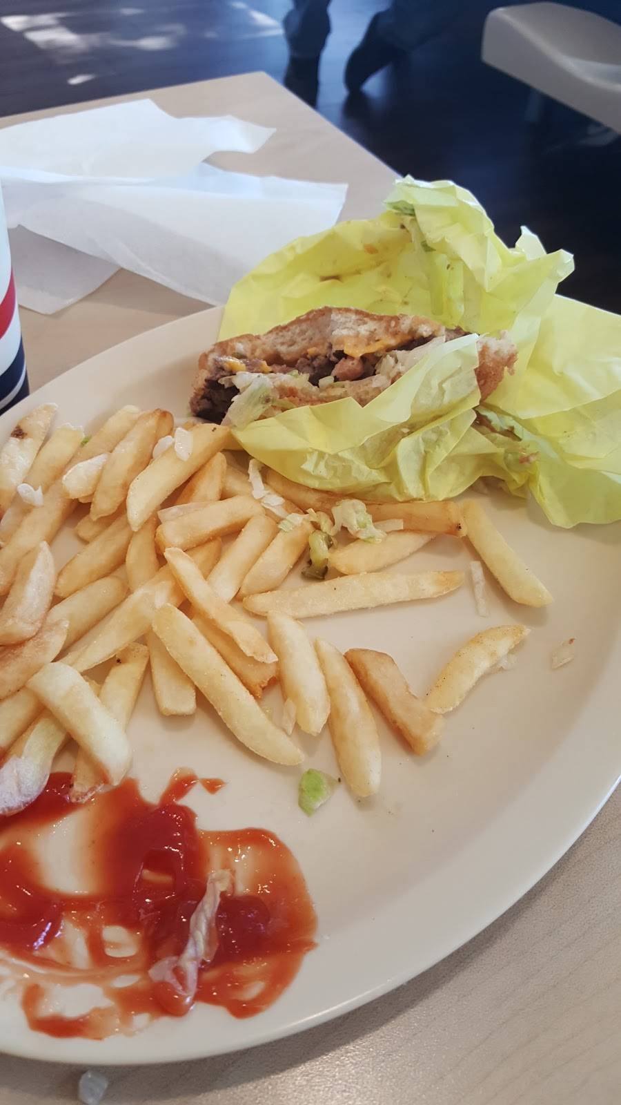 Golden Ox Burger | restaurant | 405 W Holt Ave, Pomona, CA 91768, USA | 9096221426 OR +1 909-622-1426