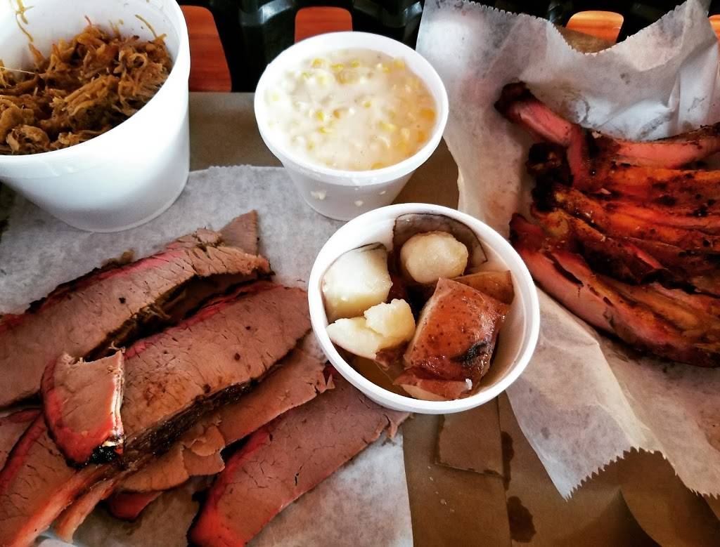 Rudys "Country Store" and Bar-B-Q | restaurant | 844 TX-337 Loop, New Braunfels, TX 78130, USA | 8306093337 OR +1 830-609-3337