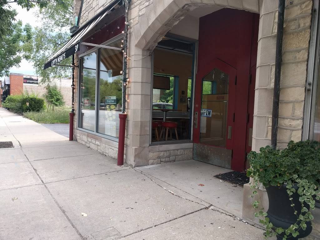 Captn Nemos Winnetka | meal takeaway | 38 Green Bay Rd, Winnetka, IL 60093, USA | 8474466406 OR +1 847-446-6406