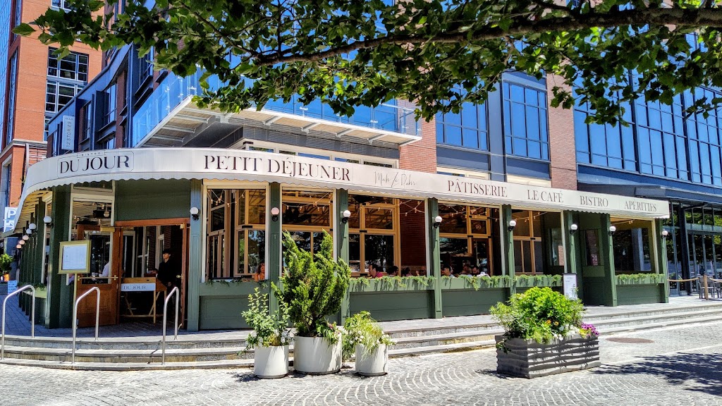 BISTRO DU JOUR | restaurant | 99 District Square SW, Washington, DC 20024, USA | 2029847400 OR +1 202-984-7400