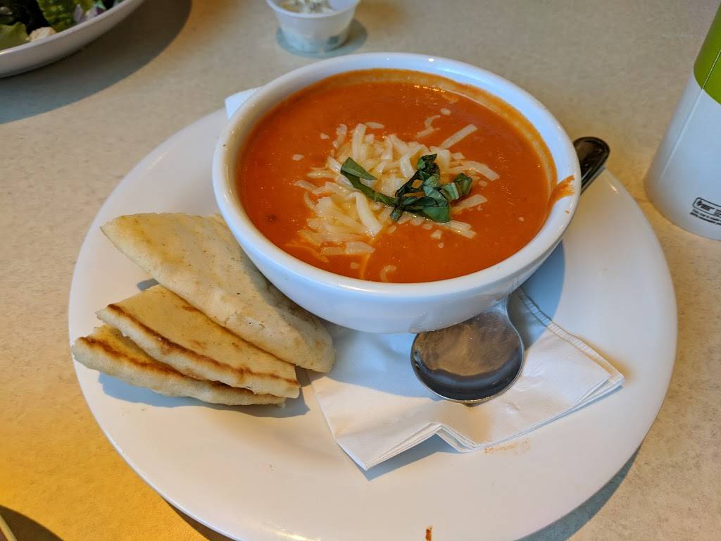 Zoës Kitchen | restaurant | 5080 Riverside Dr Ste 324, Macon, GA 31210, USA | 4782575520 OR +1 478-257-5520