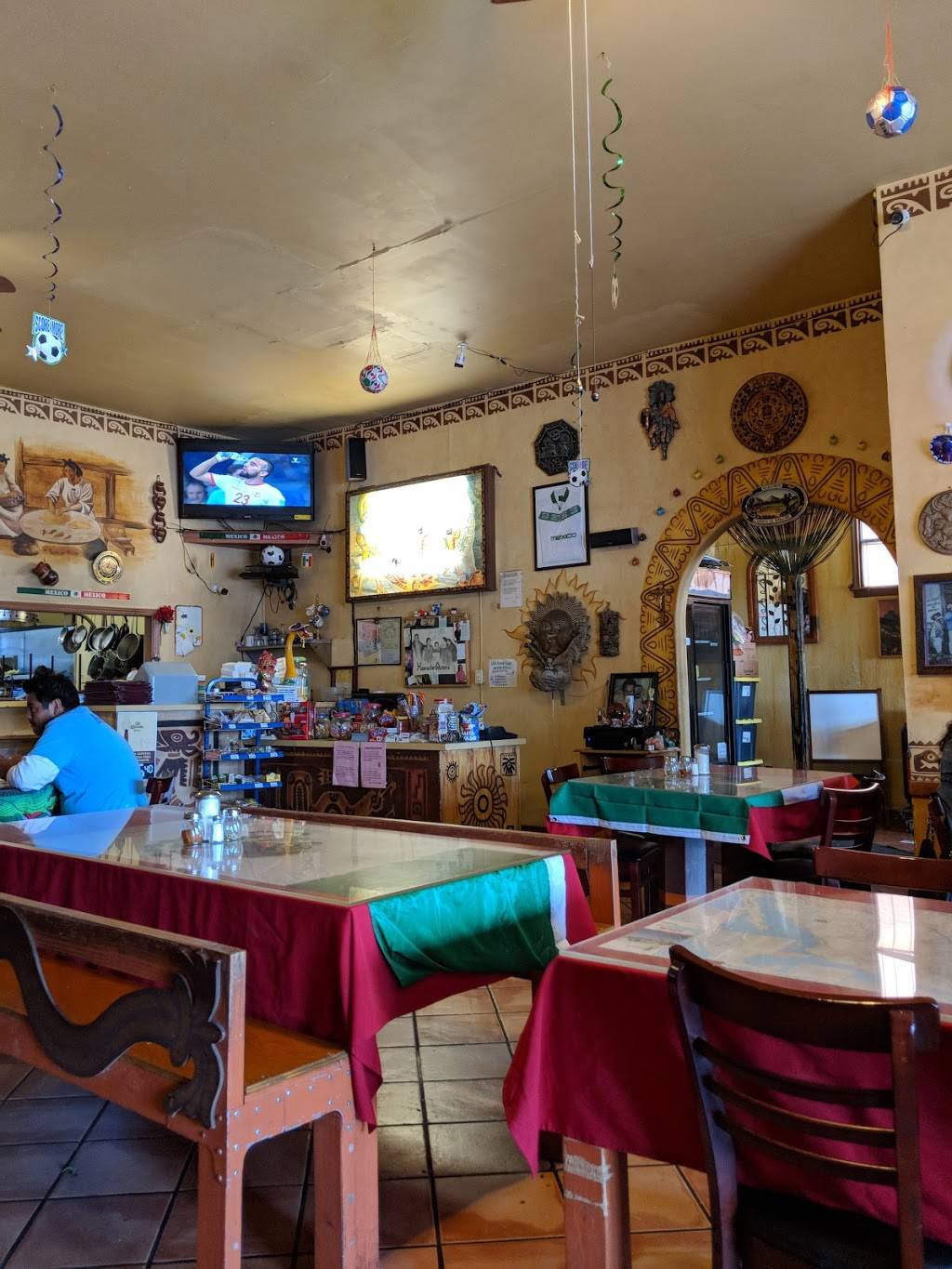 El Huarache Azteca | restaurant | 3842 International Blvd, Oakland, CA 94601, USA | 5105332395 OR +1 510-533-2395