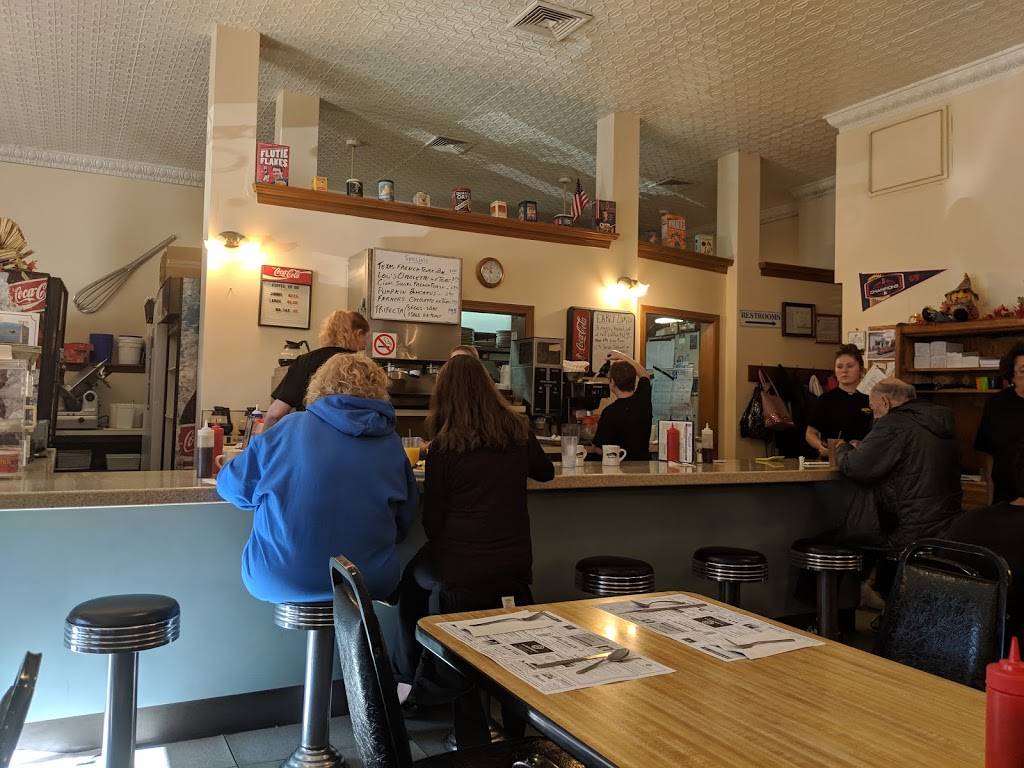 Galante’s Restaurant | restaurant | 320 Village St, Medway, MA 02053, USA | 5085334473 OR +1 508-533-4473