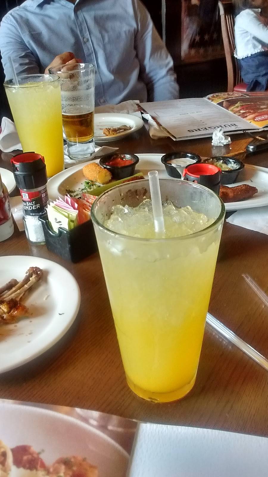 TGI Fridays | restaurant | 401 N Harlem Ave, Oak Park, IL 60301, USA | 7084458249 OR +1 708-445-8249