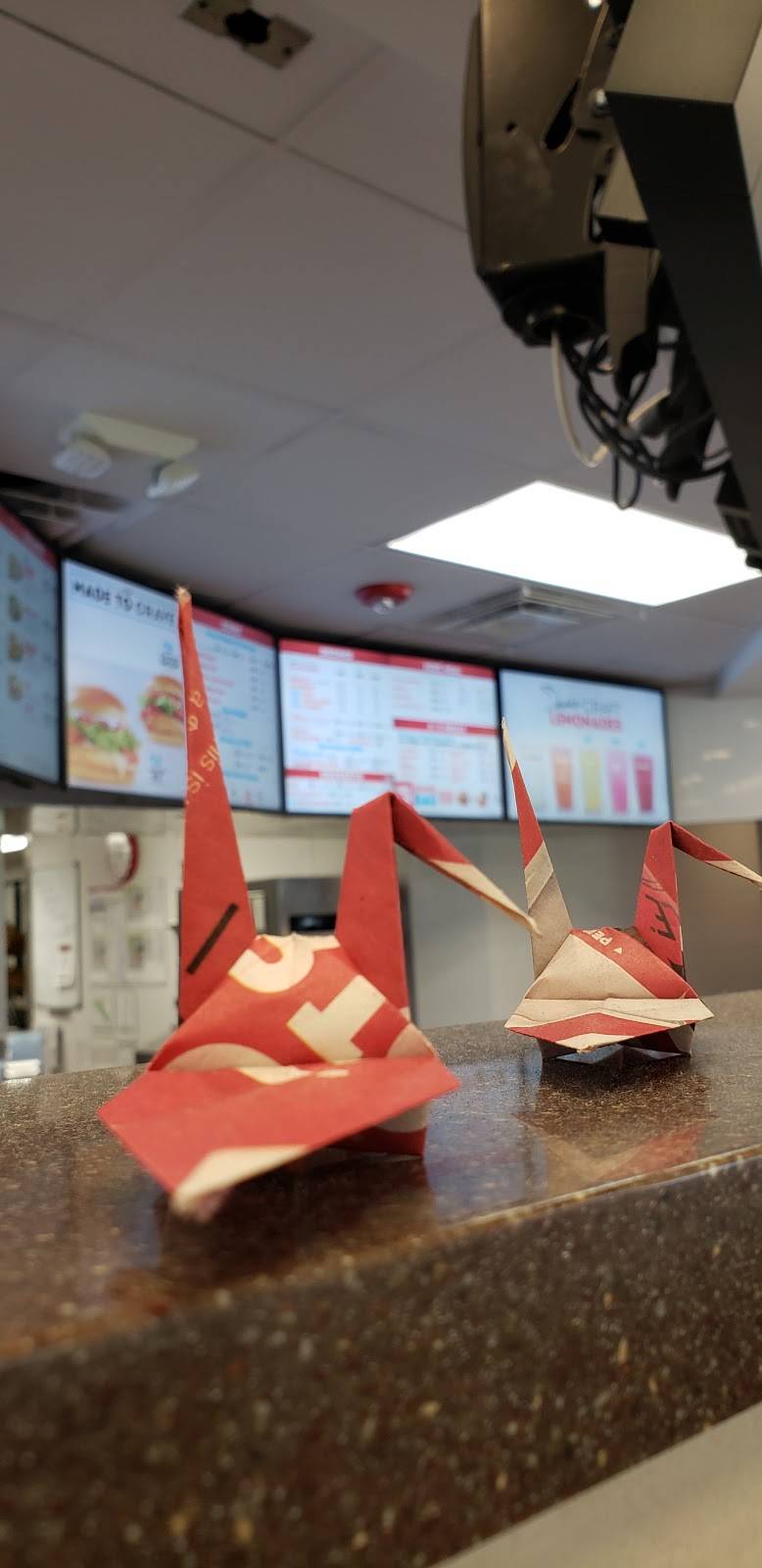 Wendys | restaurant | 100 N Charles Porter Ave, Oak Harbor, WA 98278, USA | 3606790114 OR +1 360-679-0114