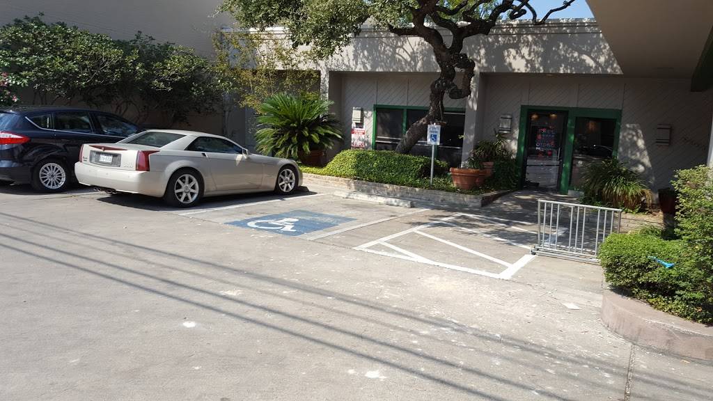 Starbucks | cafe | 5321 Broadway, San Antonio, TX 78209, USA | 2108291883 OR +1 210-829-1883