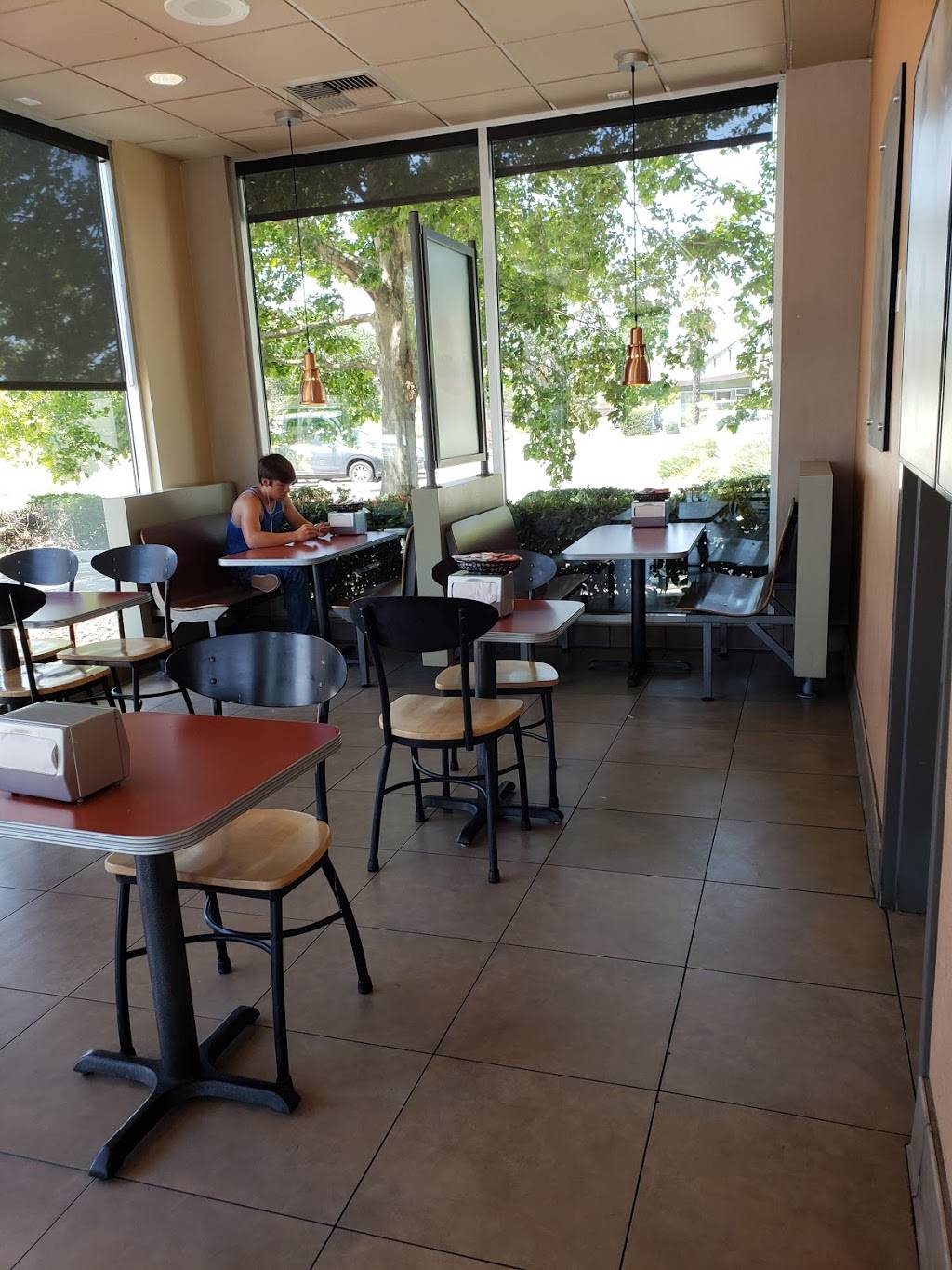 Jack in the Box | restaurant | 1900 Ramada Dr, Paso Robles, CA 93446, USA | 8052268262 OR +1 805-226-8262