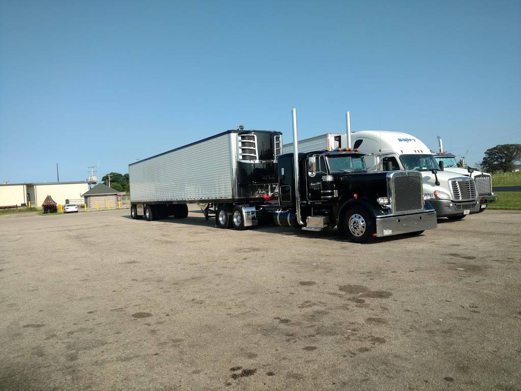 Edgerton Travel Plaza | restaurant | 568 Haugen Rd, Edgerton, WI 53534, USA | 6088849451 OR +1 608-884-9451