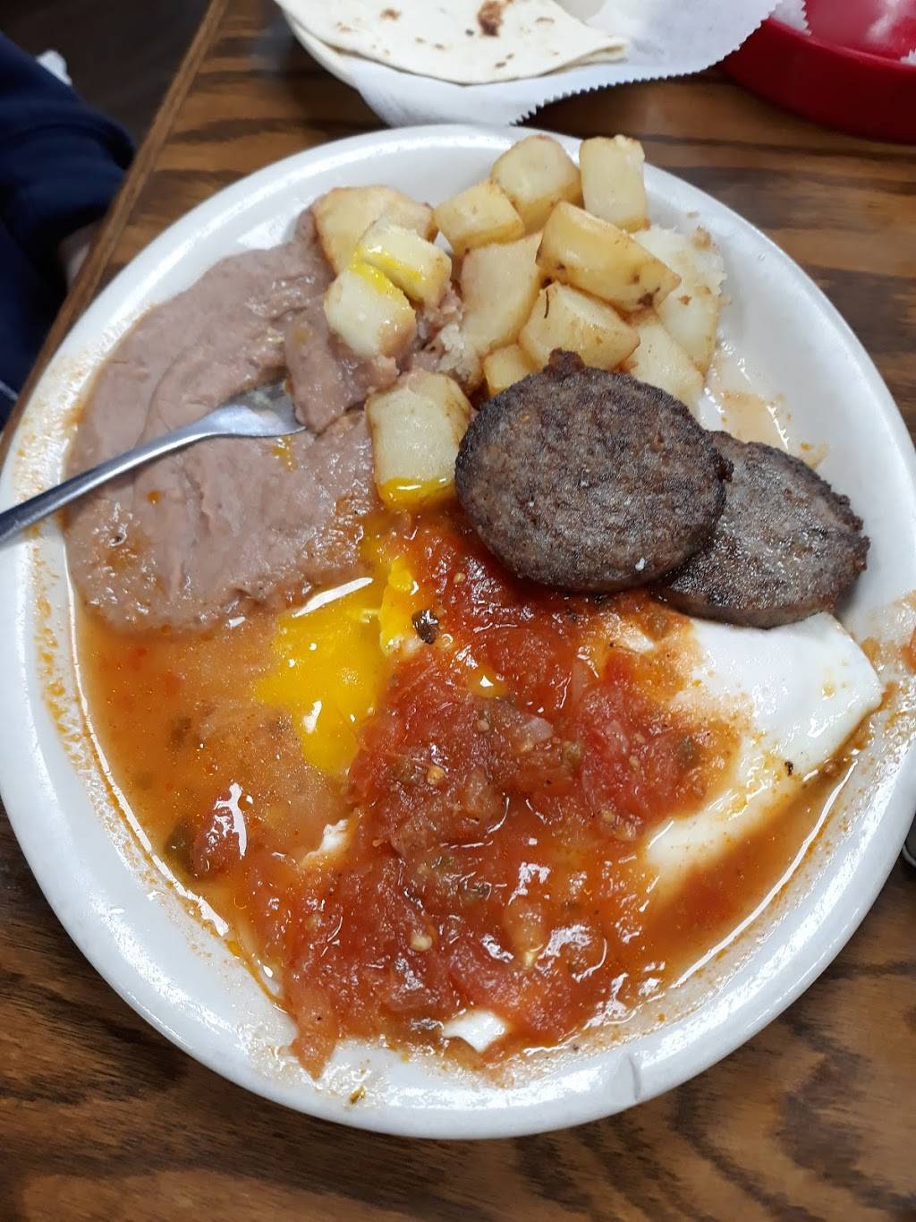 Taqueria La Tapatia | restaurant | 6731 S Flores St, San Antonio, TX 78221, USA | 2109246181 OR +1 210-924-6181