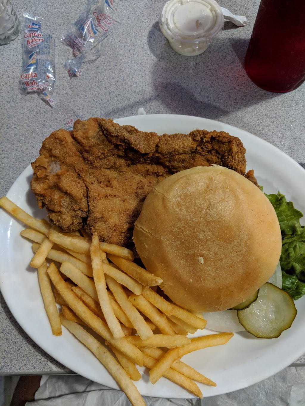 Reflections Family Restaurant | restaurant | 15 S Central Ave, Casey, IL 62420, USA | 2179320154 OR +1 217-932-0154