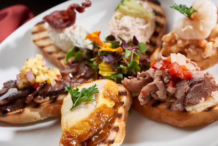 Otis & Henrys Steakhouse | restaurant | 777 Isle of Capri Blvd, Waterloo, IA 50701, USA | 3198334753 OR +1 319-833-4753